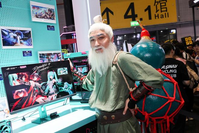 RO姬x初音未来版电竞显示器双模新品闪耀登场不朽情缘mg网址BW2025 ROG绝神(图1)