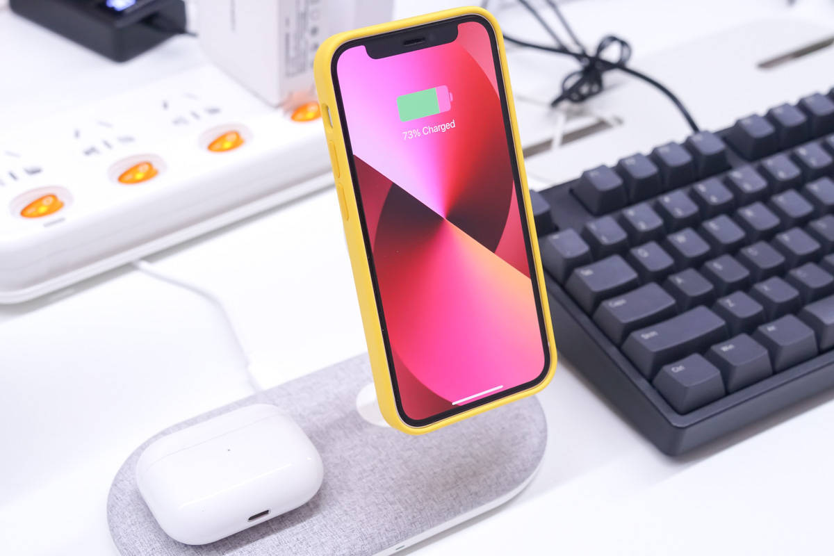 充电新体验MOMAX立式双项磁吸无线充电器测评不朽情缘mg网址iPhone 1312通用无线(图12)